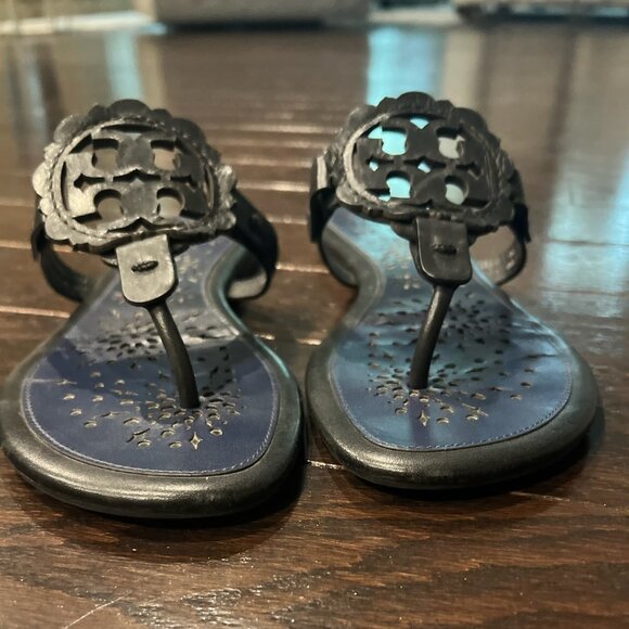 Tory Burch Miller Scallop Medallion Sandals Shoes PERFECT BLACK NAVY - Picture 6 of 8